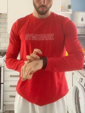 Gymshark Men’s Lightweight Training Long Sleeve Tee Red Small